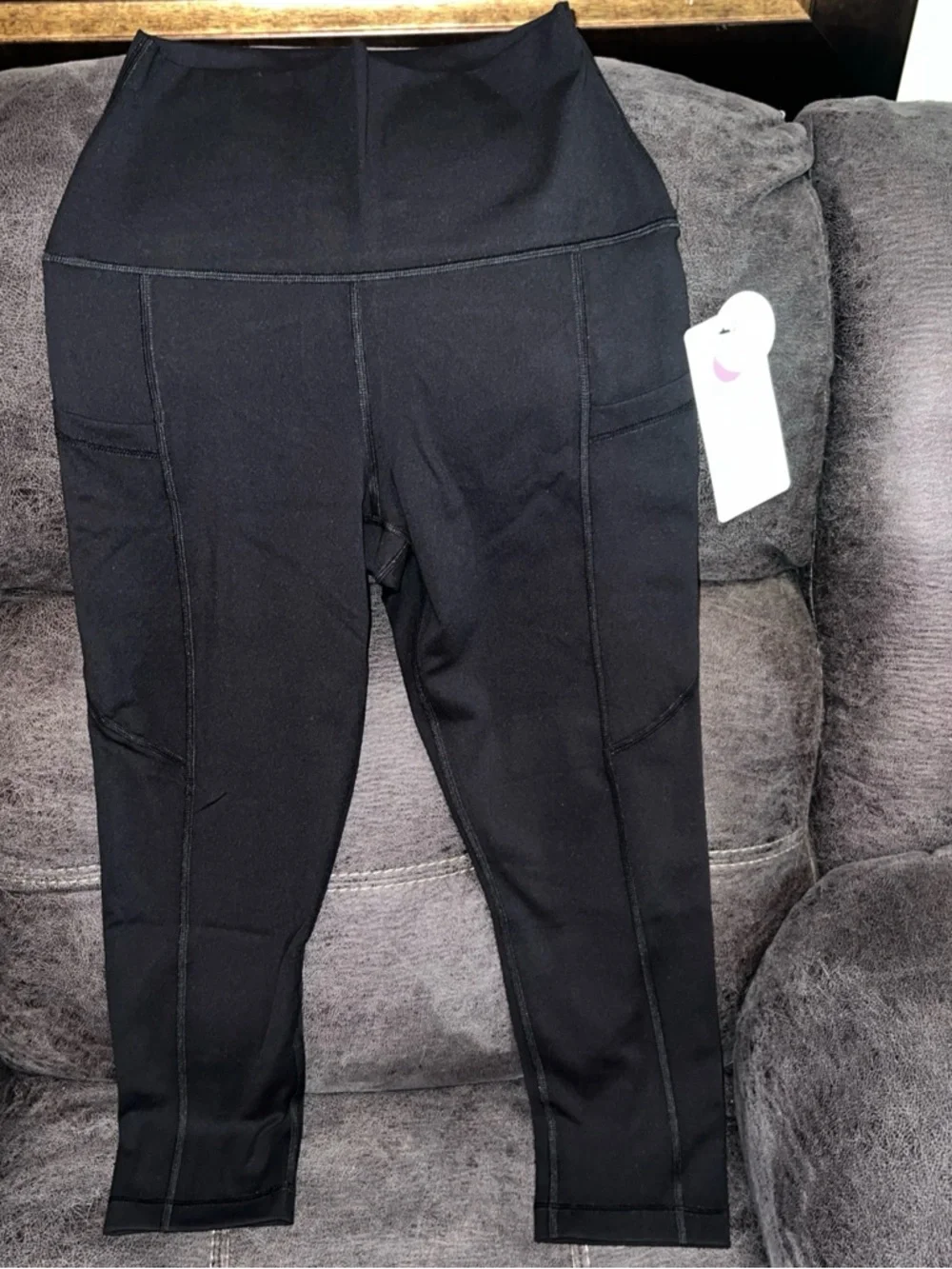 Yogalicious Lux Lenox Pocket Crop Tight Leggings - Picture 7 of 16